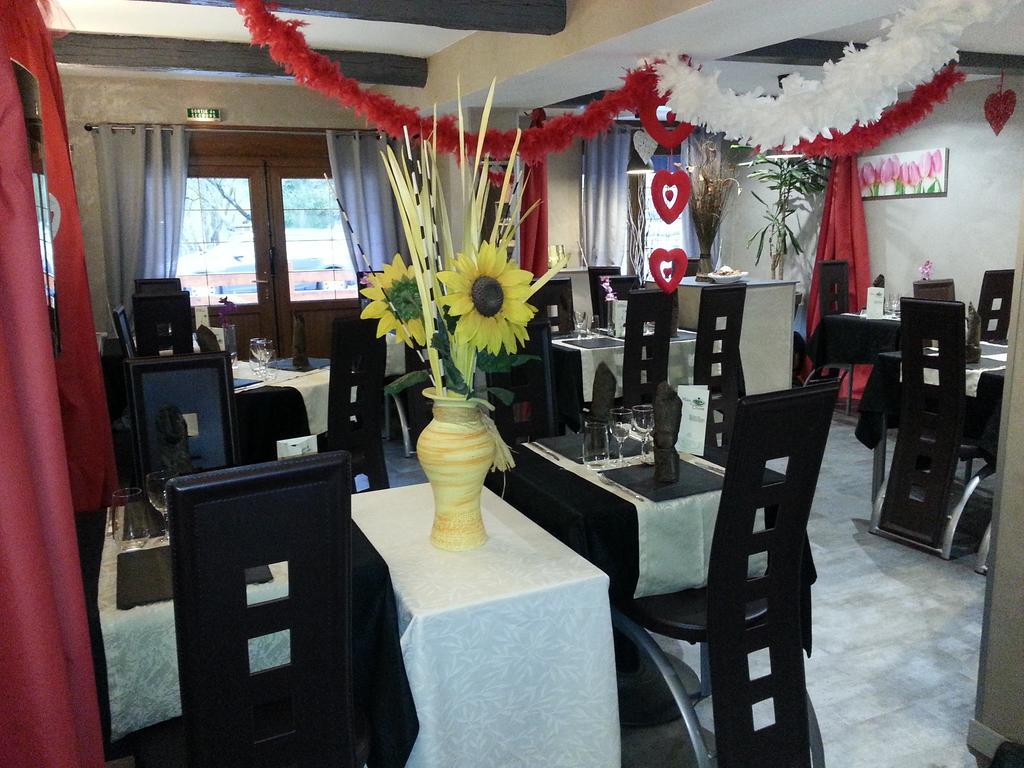 Le Point De Chute Hotel Tournavaux ภายนอก รูปภาพ